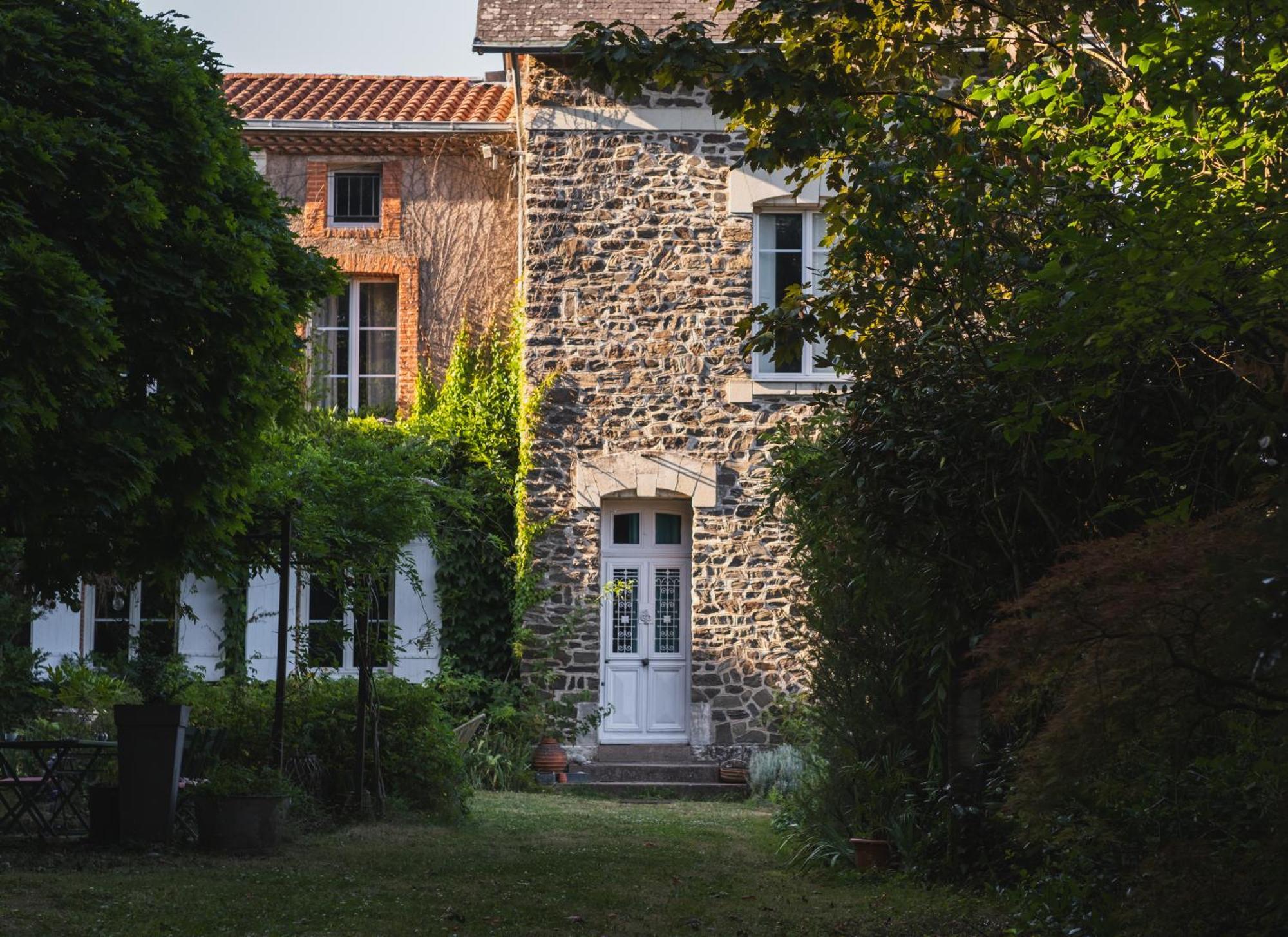 Maison D'Hotes La Bien-Aimee Montrevault Eksteriør bilde